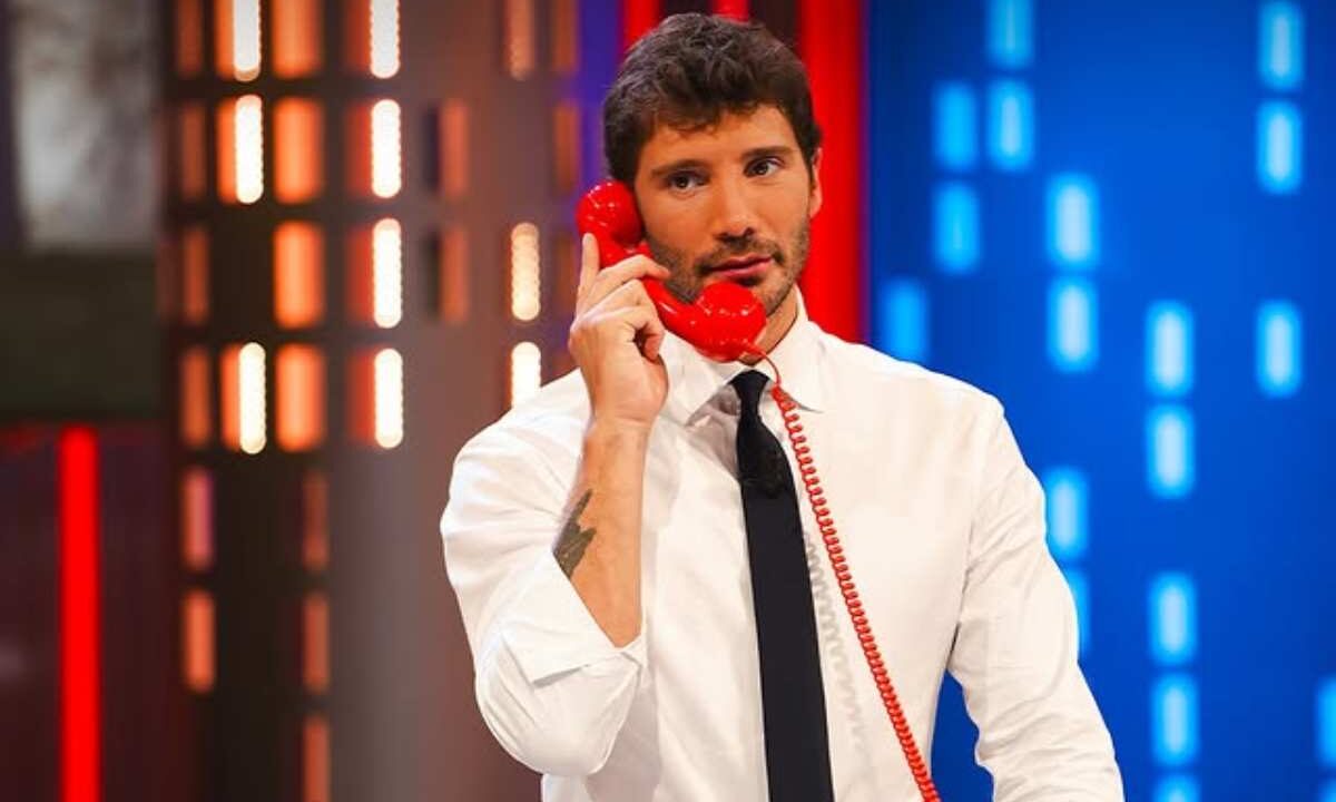 Stefano De Martino è rifatto?